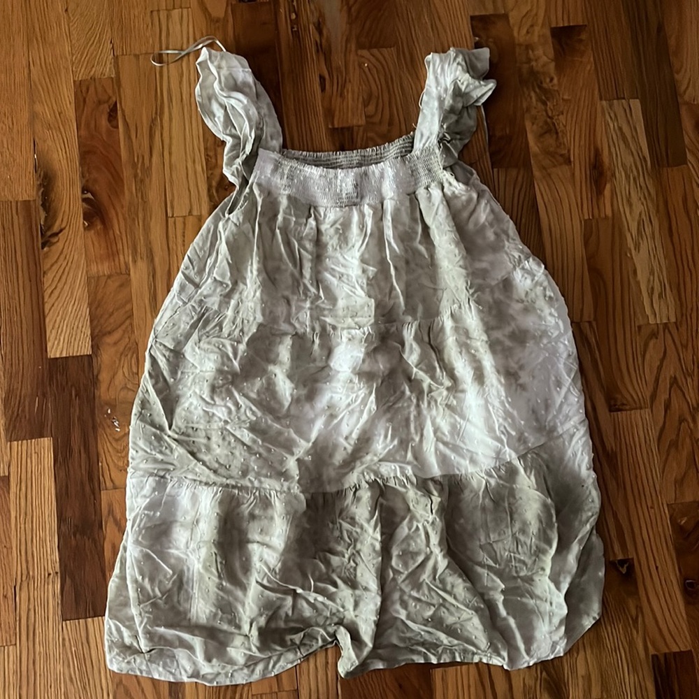 Color is light green and white tie-die